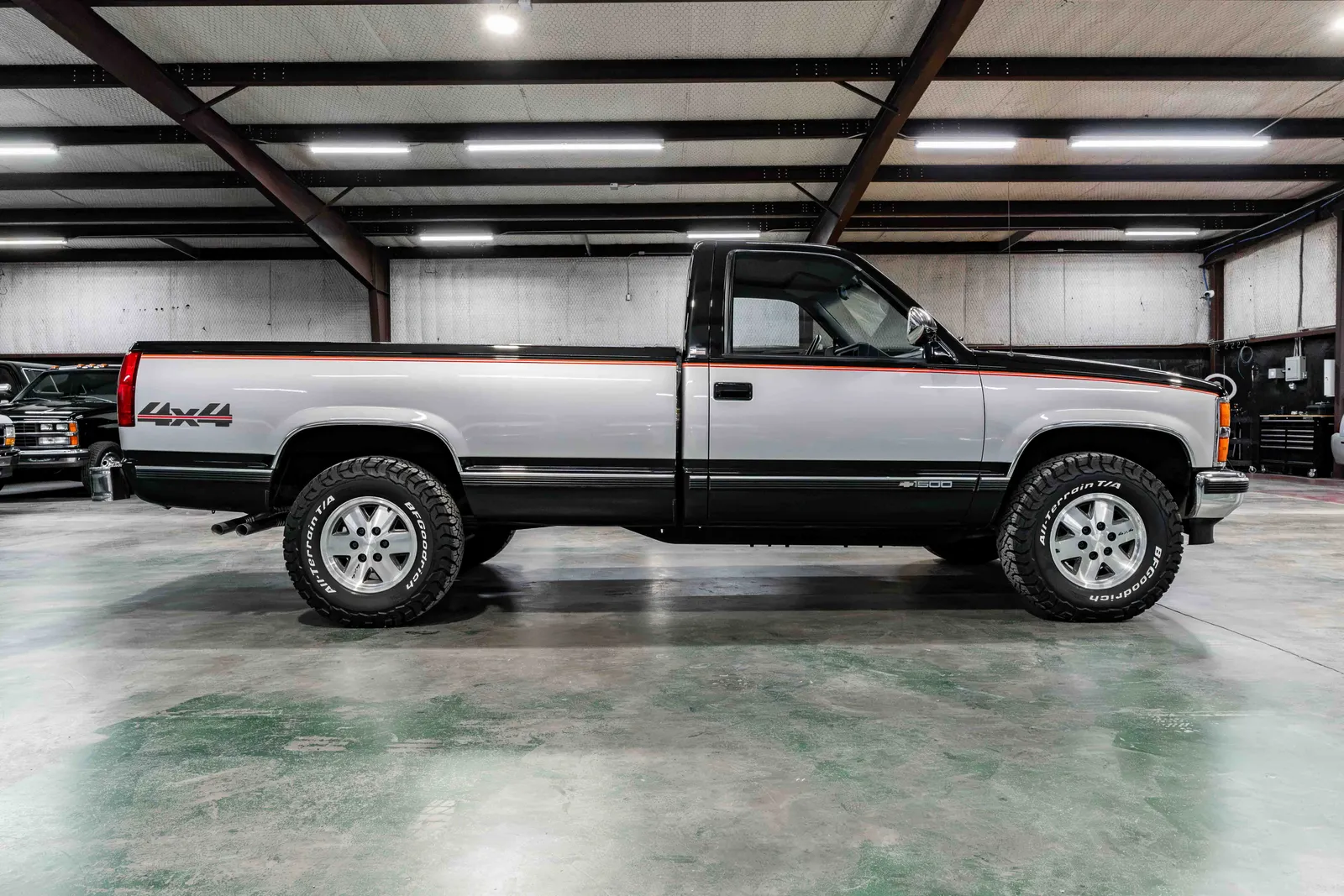 One Owner 1988-Chevrolet-Silverado-Black-306617-38.jpg